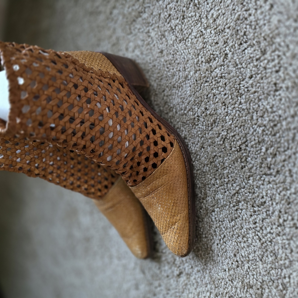 🚨 SOLD🚨 Free People Tan Ankle Booties with Perforated Design - Picture 13 of 14